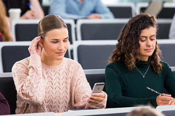 Everyday university and learning life with hearing support solutions from EPOS
