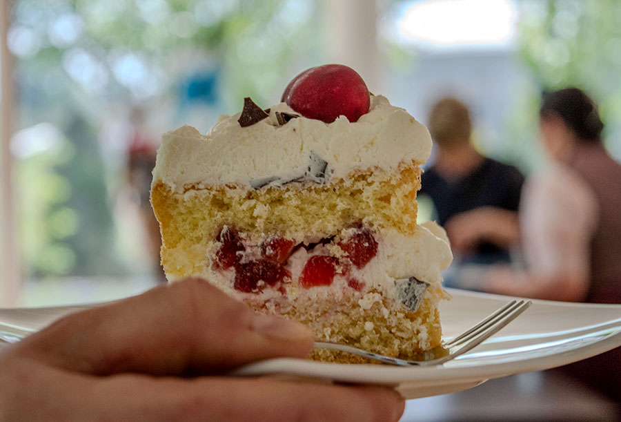 Ein Stück Erdbeertorte