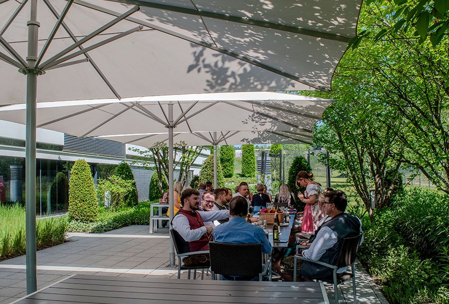 Perfektes Wetter auf der Terrasse pünktlich zur Jubiläumsfeier