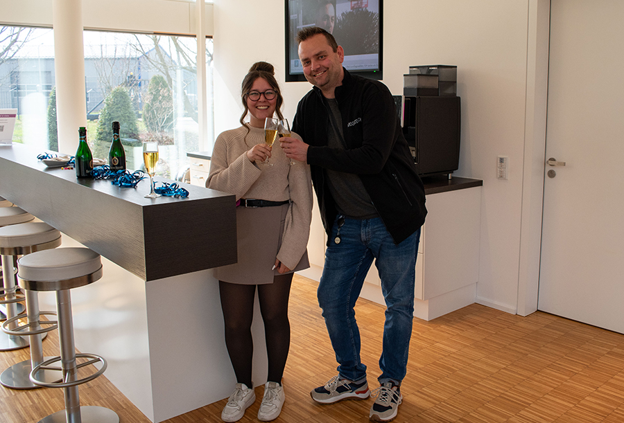 Anna mit ihrem Ausbilder Jens